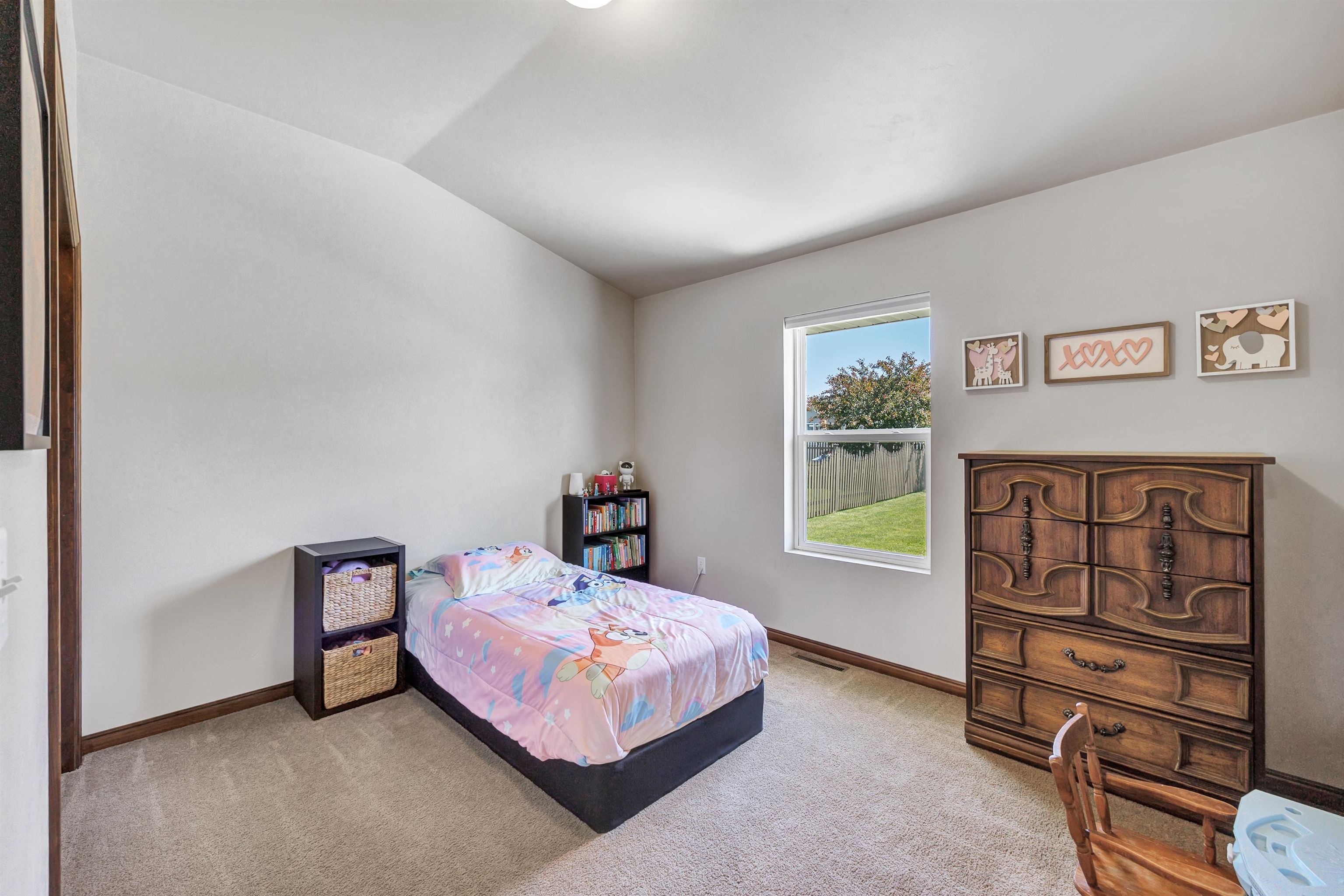 1659 Ontario Road Green Bay, WI 54311 - Photo 13 of 37
