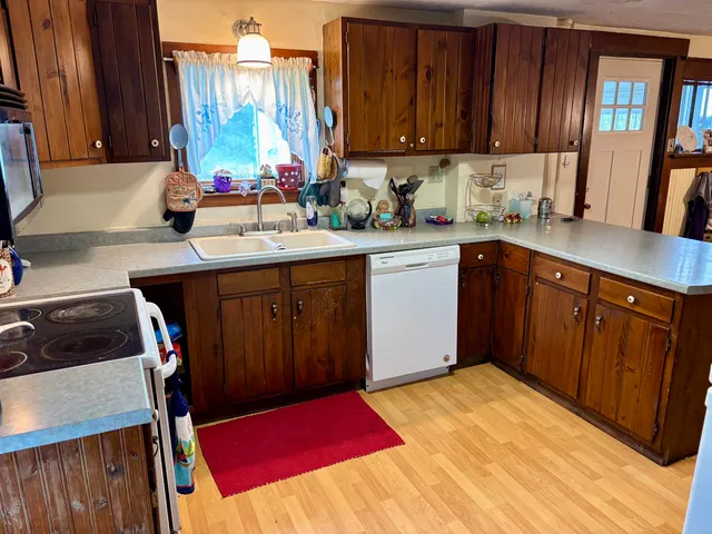 $240,000 | 374 Caswell Avenue, Derby, VT 05830