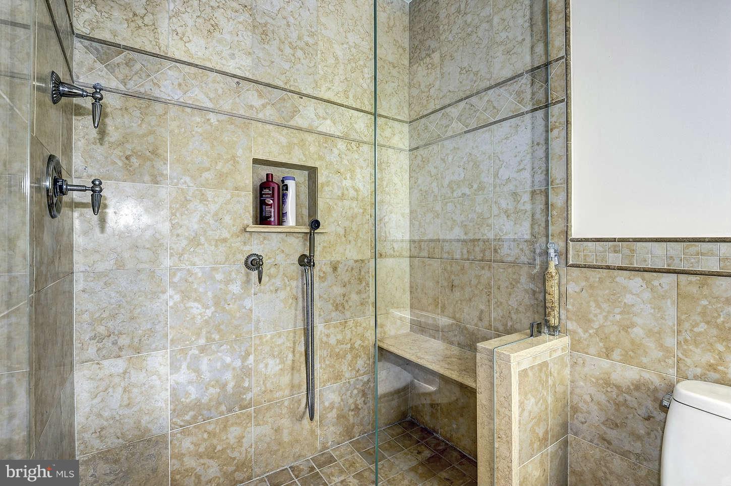 10704 Tara Road Potomac, MD 20854 - Photo 22 of 30 Bath