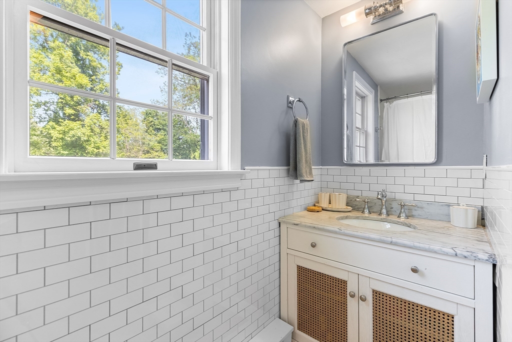 38 Thoreau Circle Beverly, MA 01915 - Photo 18 of 41