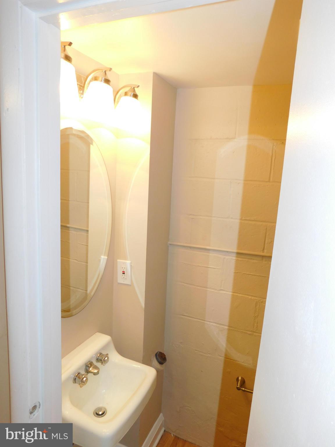4354 Eldone Road Baltimore, MD 21229 - Photo 22 of 27 LL Half Bath