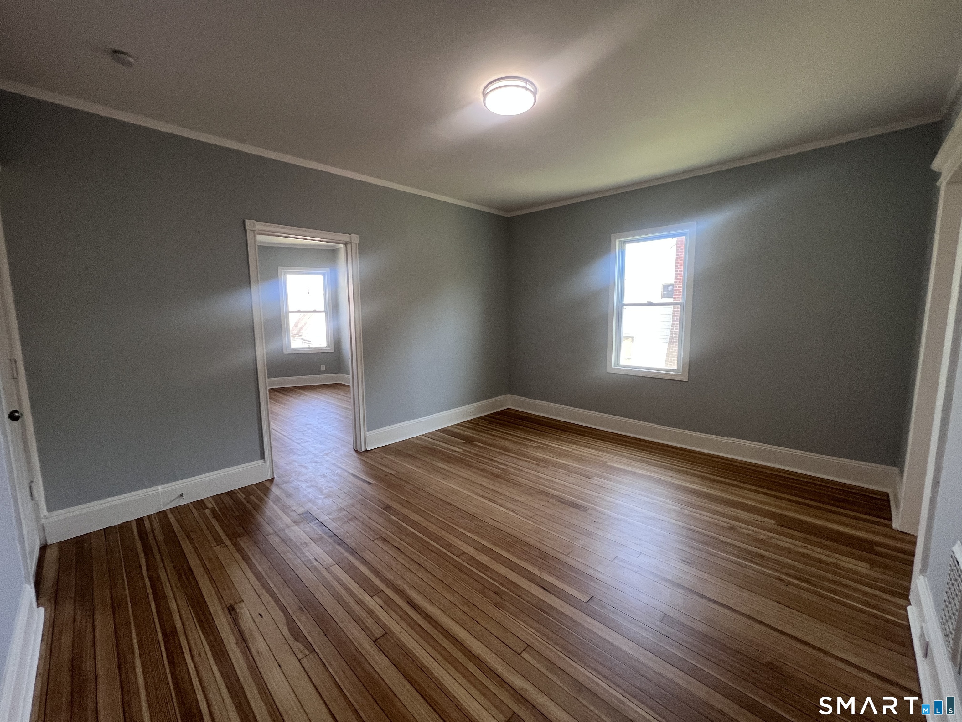 335 Ridgefield Avenue Bridgeport, CT 06610 - Photo 8 of 22 LIVING ROOM