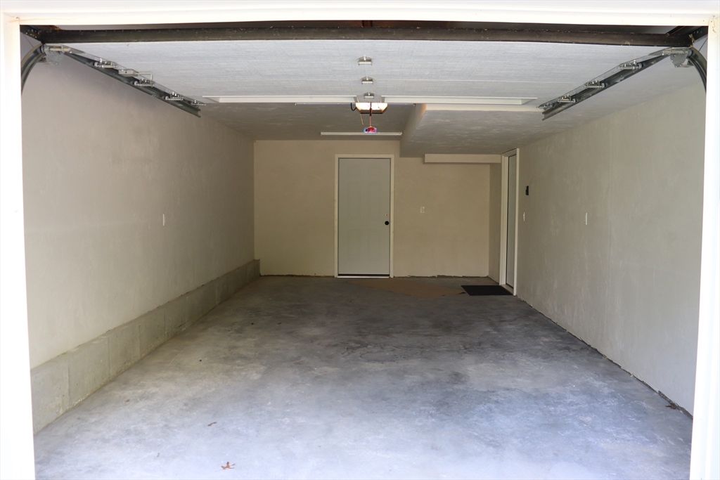37 Glendale Road, Unit 1 Tiverton, RI 02878 - Photo 9 of 24