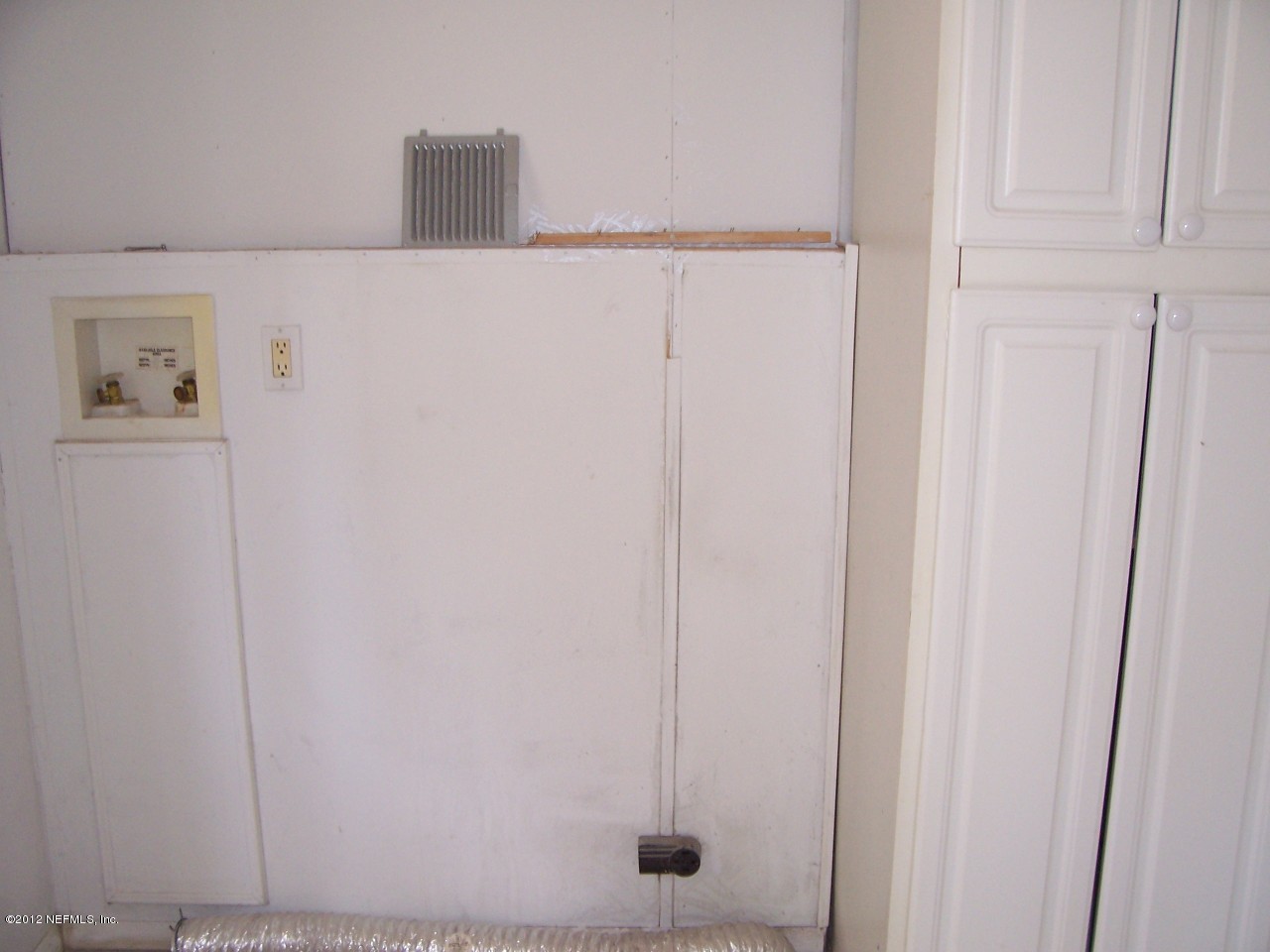5671 Chugah Street Keystone Heights, FL 32656 - Photo 3 of 21 a bathroom with a shower