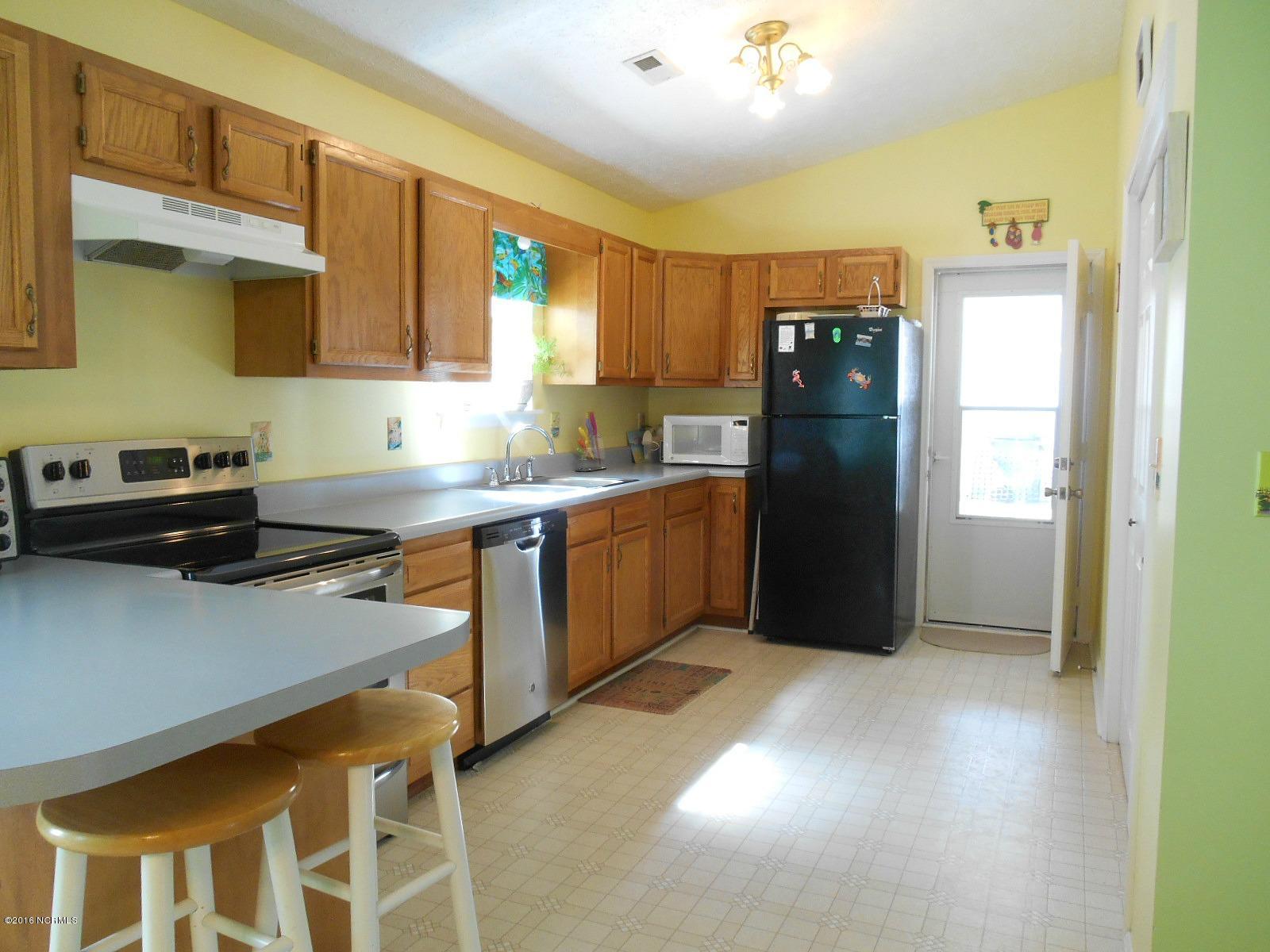 1384 Longleaf Road Southport, NC 28461 - Photo 2 of 20 DSCN0844