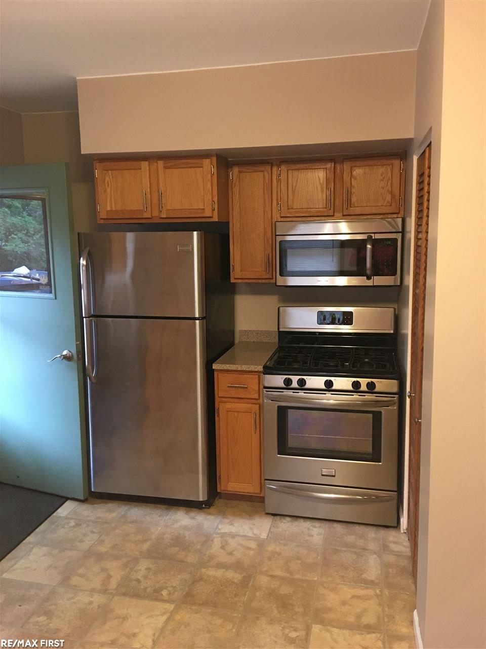2589 Melvin Avenue Rochester, MI 48307 - Photo 7 of 20 31324321-6.JPG