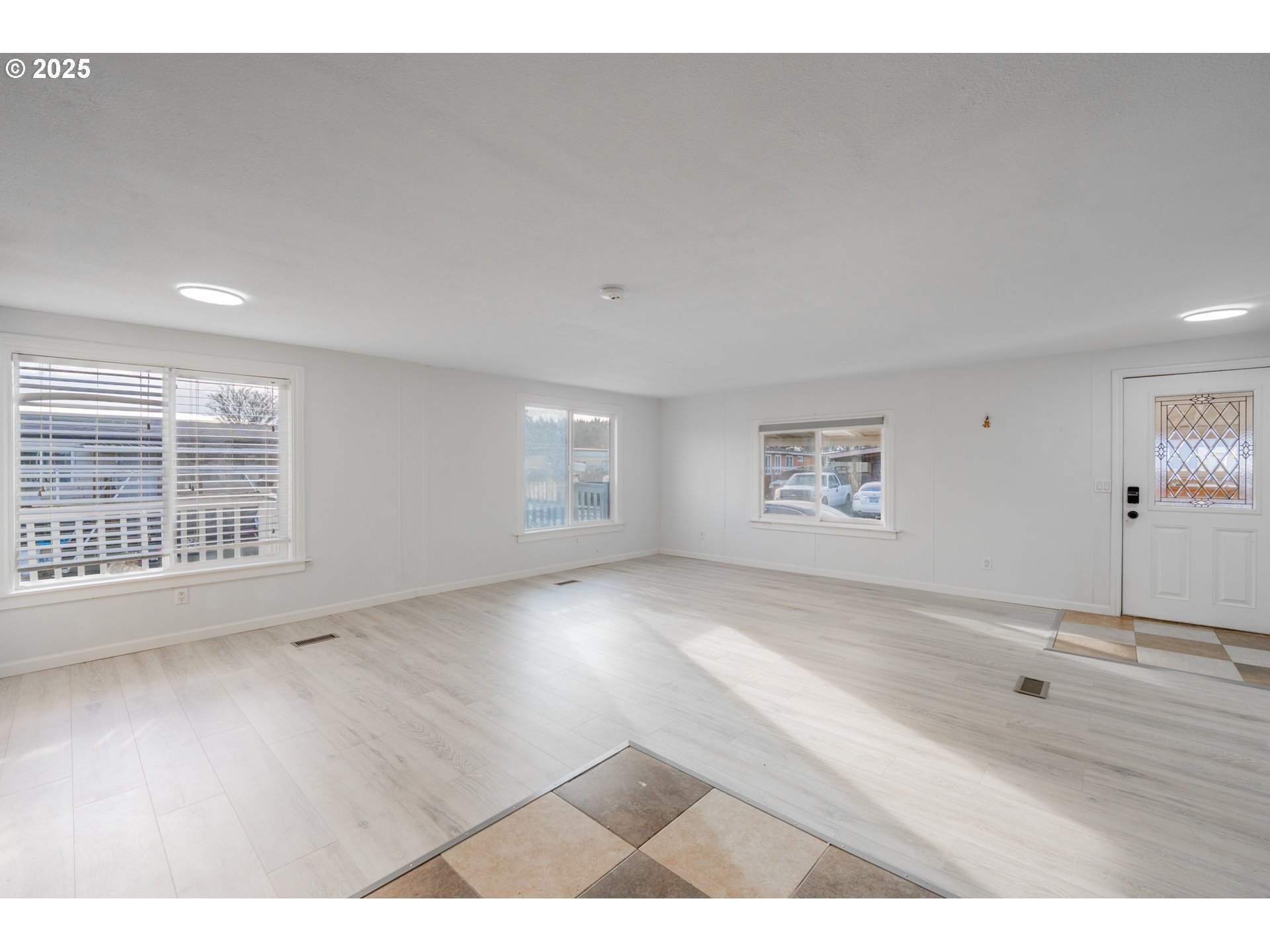 3289 Ash Street, Unit 61 Hubbard, OR 97032 - Photo 2 of 24