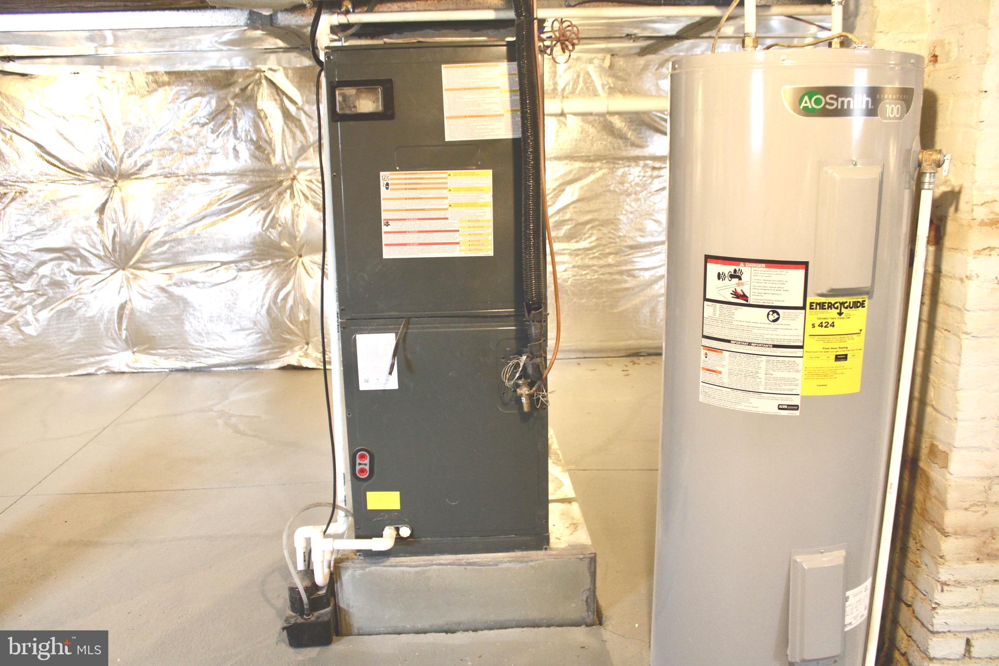 37 Cherry Lane Doylestown, PA 18901 - Photo 33 of 75 a bathroom with a bathtub