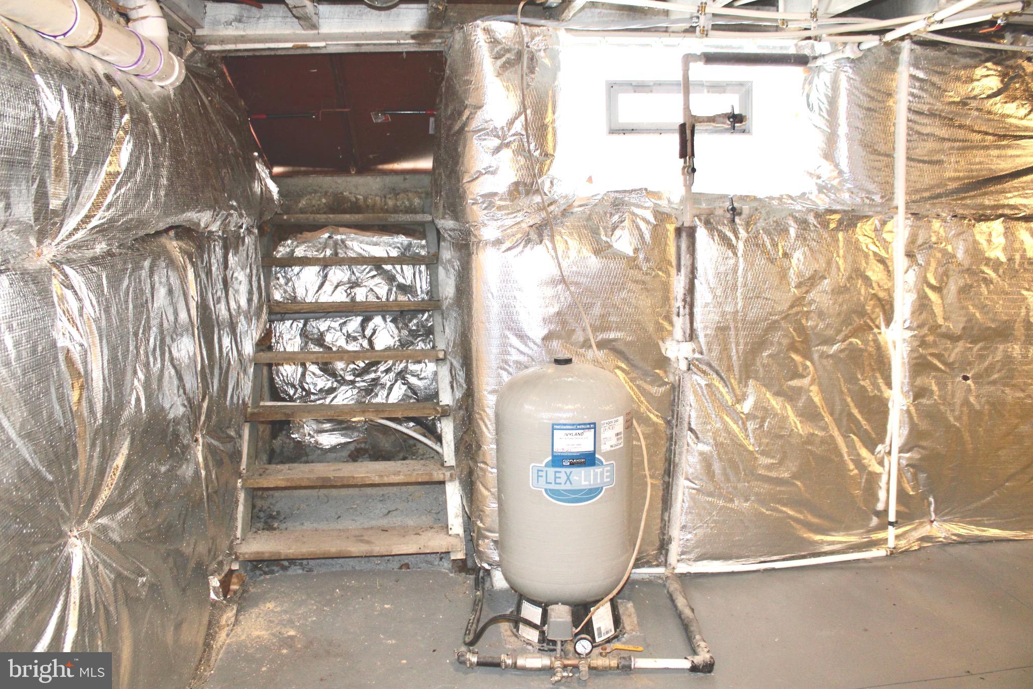 37 Cherry Lane Doylestown, PA 18901 - Photo 34 of 75 a vase of flowers sitting on a table