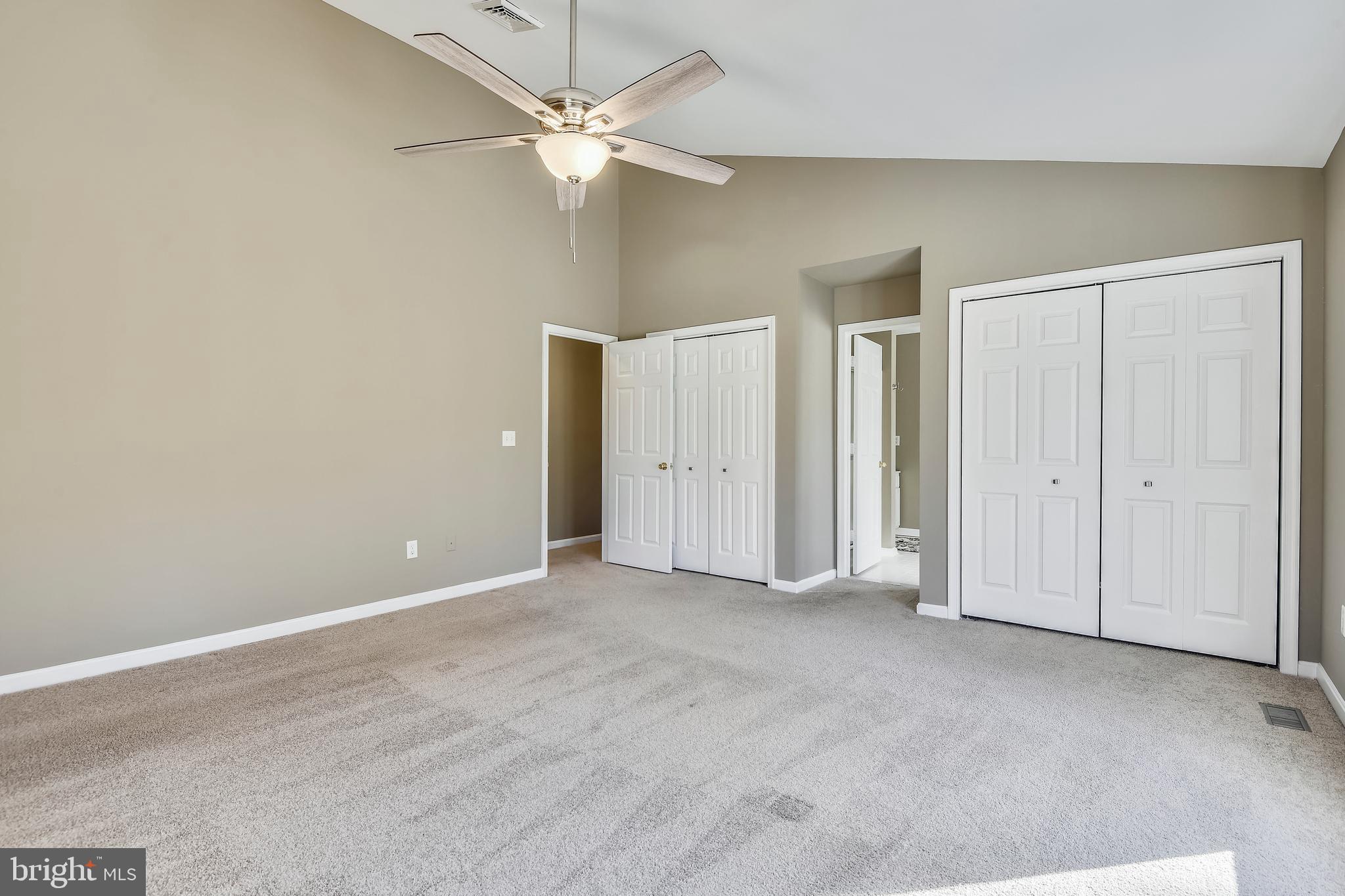 3946 Cove Road Edgewater, MD 21037 - Photo 36 of 52 MASTER WITH VAULTED CEILING AND FAN