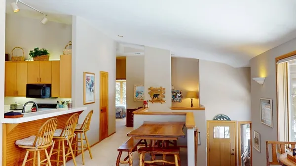 $1,790,000 | 745 Fairway Circle, Unit 745, Mammoth Lakes, CA 93546