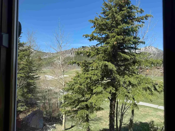 $1,790,000 | 745 Fairway Circle, Unit 745, Mammoth Lakes, CA 93546