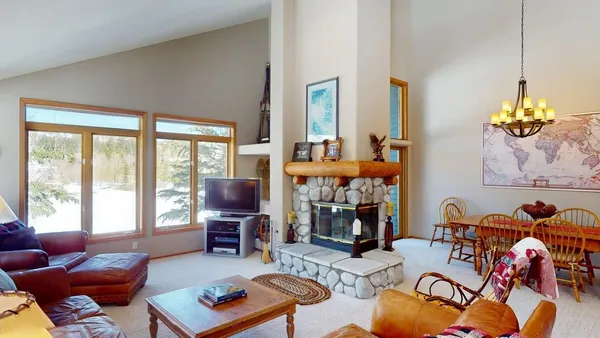 $1,790,000 | 745 Fairway Circle, Unit 745, Mammoth Lakes, CA 93546