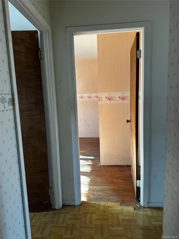 a view of yard with green space