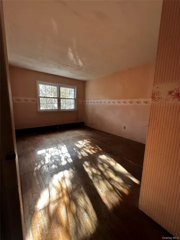 $299,900 | 166 Halgren Crescent, Haverstraw, NY 10927