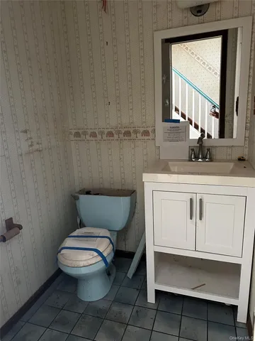 en empty room with windows