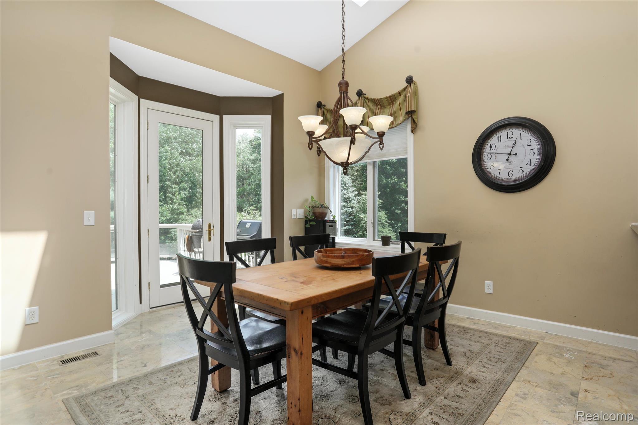 6984 Oakhurst Ridge Road Clarkston, MI 48348 - Photo 19 of 65 Breakfast Nook
