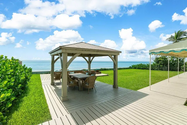 a view of outdoor space yard deck and patio