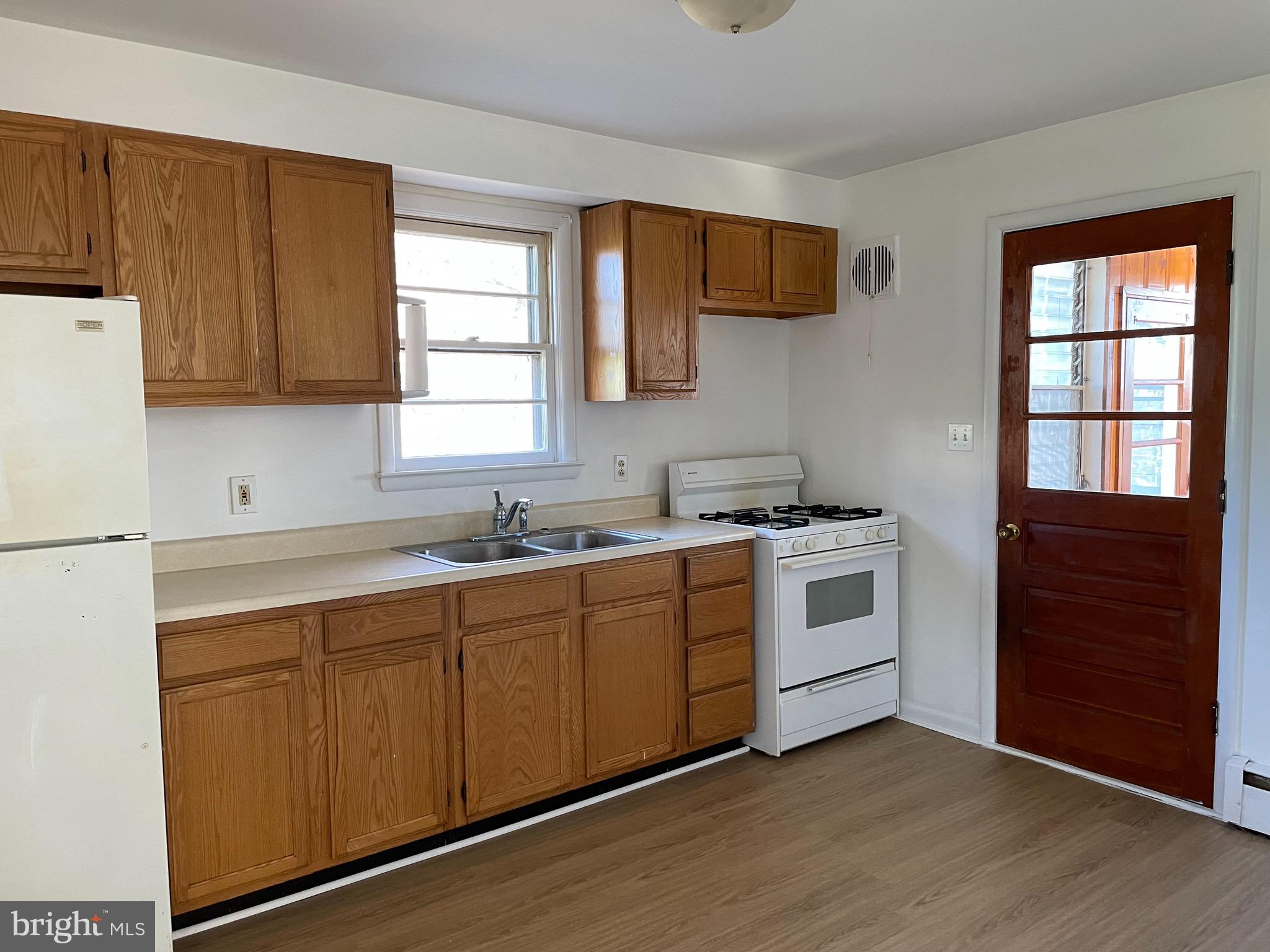 1236 Berk Avenue Rosedale, MD 21237 - Photo 5 of 11