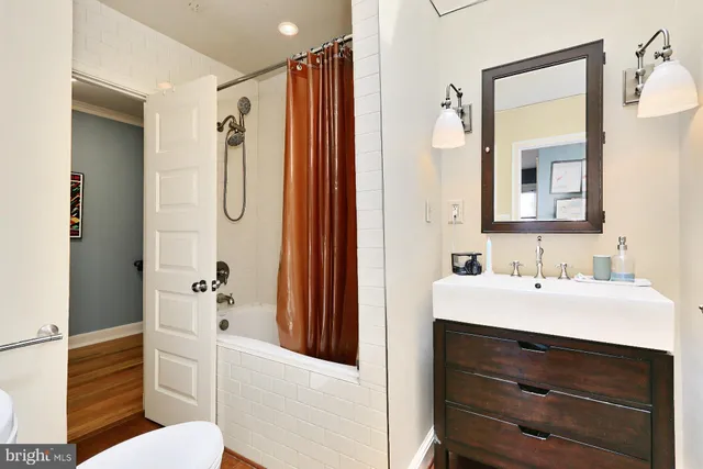 $2,900 | 1724 E Street Northeast, Washington, DC 20002