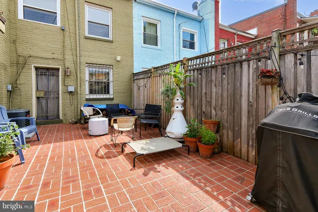$2,900 | 1724 E Street Northeast, Washington, DC 20002