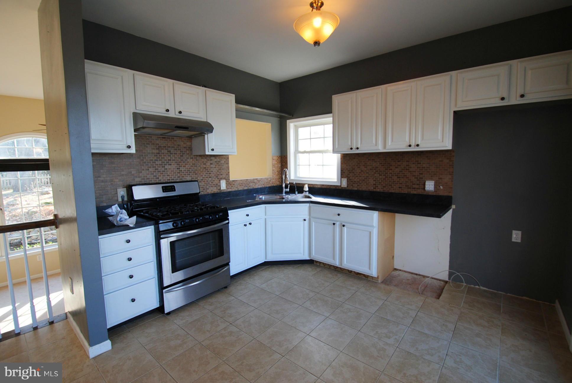 1012 Highridge Road Front Royal, VA 22630 - Photo 6 of 25 Kitchen