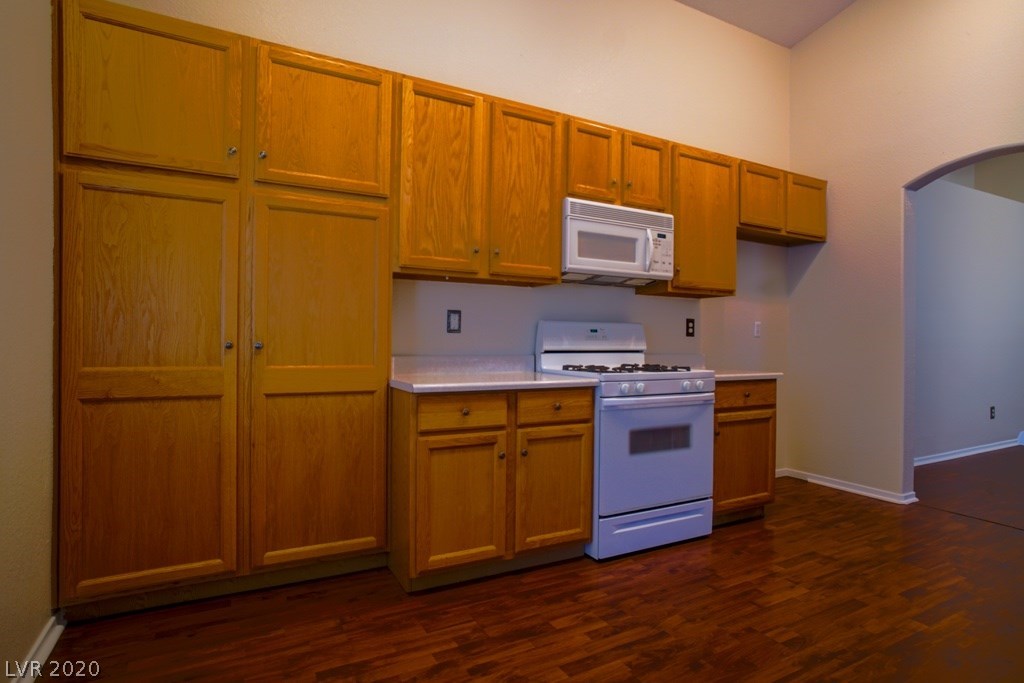 985 Ridge Path Avenue Henderson, NV 89015 - Photo 14 of 28 Gallery Image 14