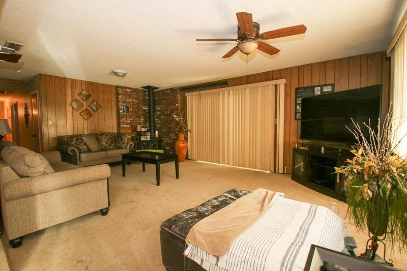 622 West Palm Avenue Reedley, CA 93654 - Photo 15 of 32 Gallery Image 15