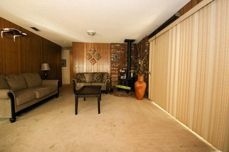 622 West Palm Avenue Reedley, CA 93654 - Photo 16 of 32 Gallery Image 16