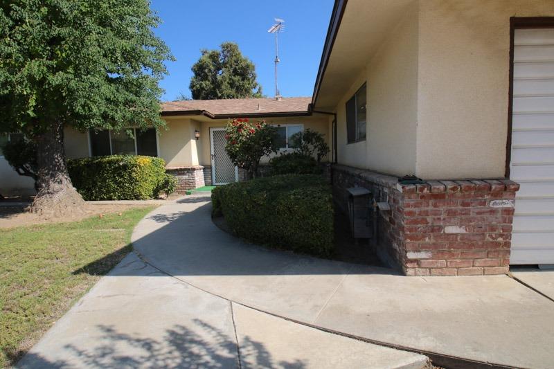 622 West Palm Avenue Reedley, CA 93654 - Photo 5 of 32 Gallery Image 5