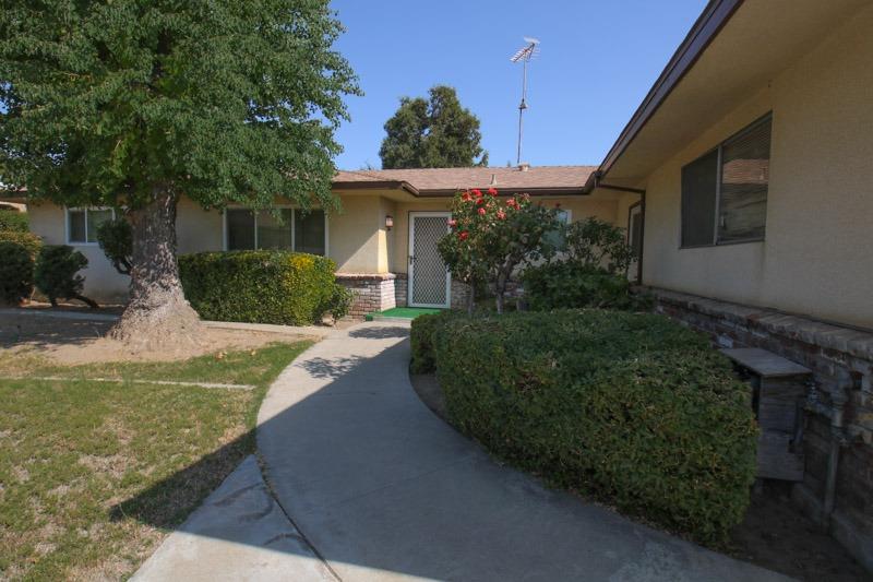 622 West Palm Avenue Reedley, CA 93654 - Photo 6 of 32 Gallery Image 6