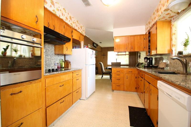 622 West Palm Avenue Reedley, CA 93654 - Photo 9 of 32 Gallery Image 9