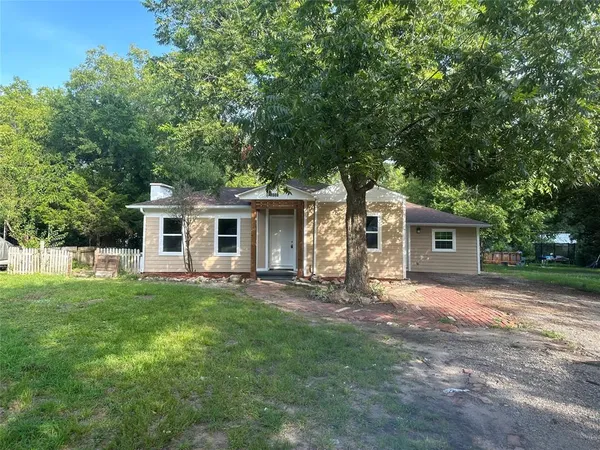 $1,795 | 1008 Commerce Drive, Greenville, TX 75401