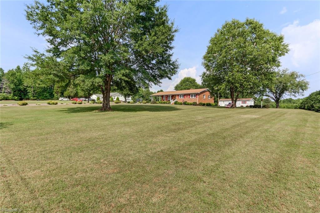333 Wimbish Road Eden, NC 27288 - Photo 6 of 30 Gallery Image 6