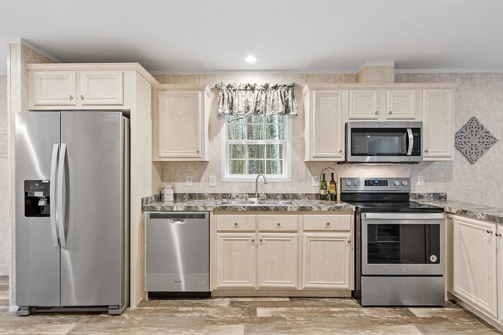154 Great Road, Unit 21 Shirley, MA 01464 - Photo 3 of 23