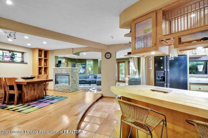 910 Jolly Road Okemos, MI 48864 - Photo 12 of 62 20220719200118716487000000-o