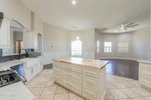 $825,000 | 7171 Quarter Horse Run, Coolidge, AZ 85128