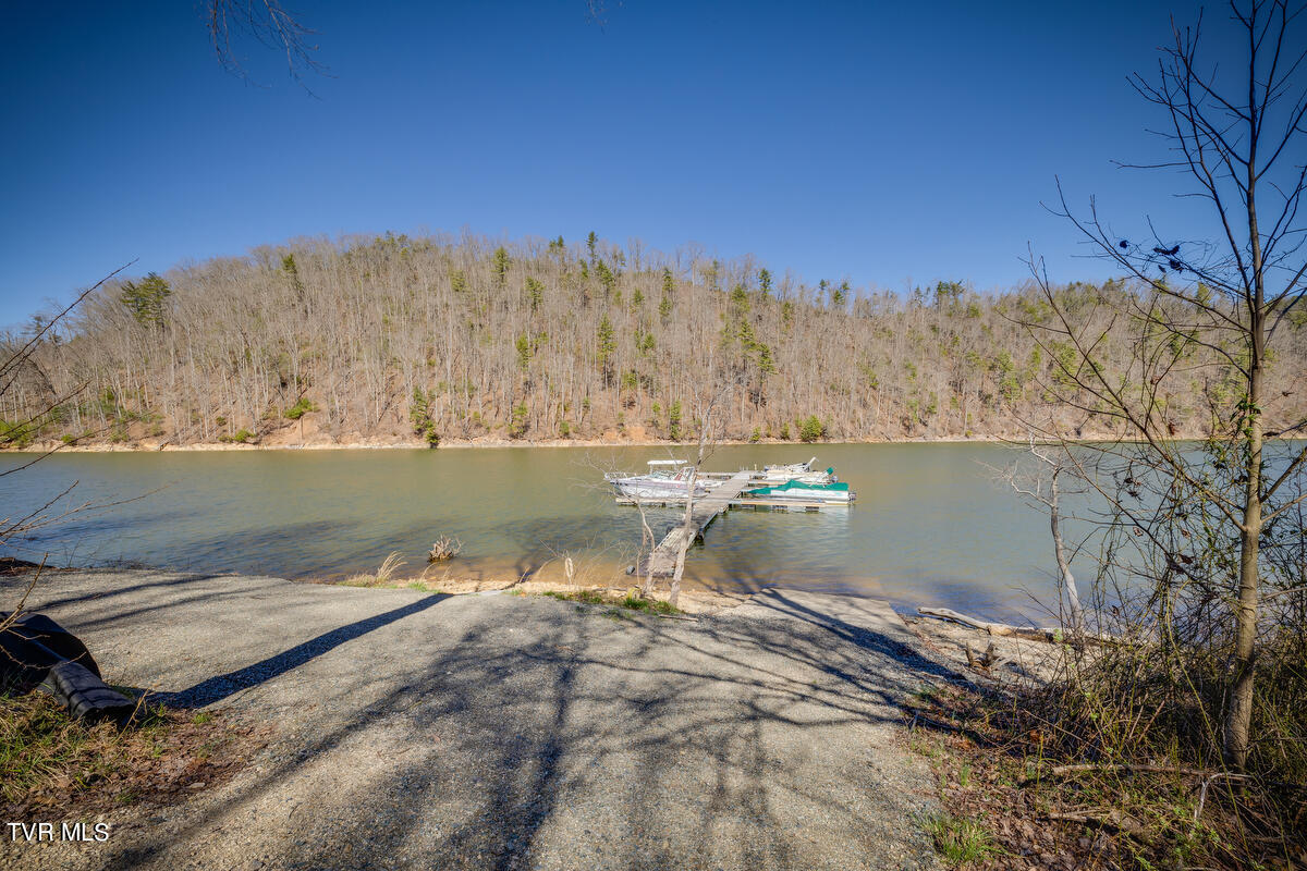 601 Watauga Overlook Drive, Unit 37 Butler, TN 37640 - Photo 21 of 32 023