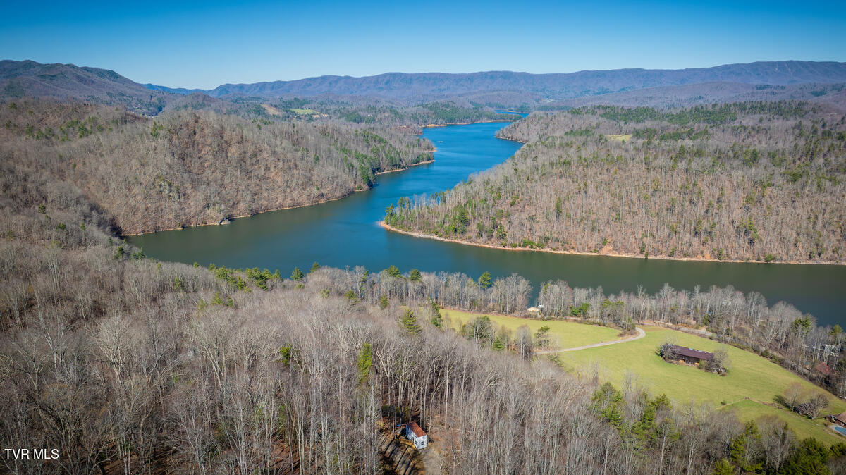 601 Watauga Overlook Drive, Unit 37 Butler, TN 37640 - Photo 6 of 32 106