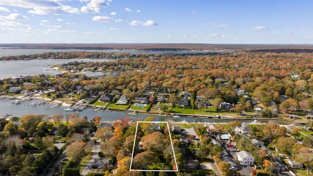 $3,695,000 | 20 Penny Lane, Hampton Bays, NY 11946