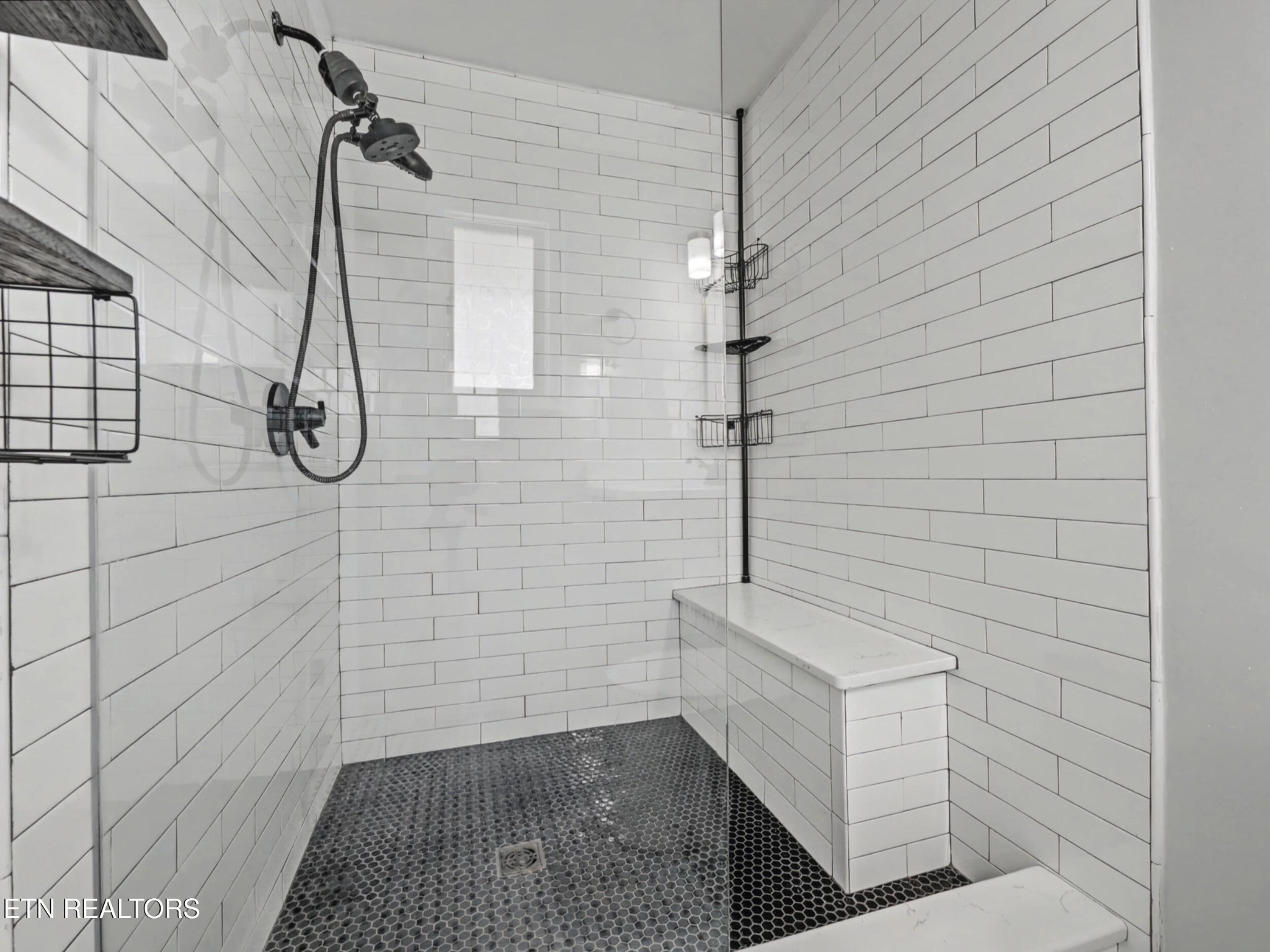 209 Wakefield Road Knoxville, TN 37922 - Photo 16 of 29 a bathroom with a shower