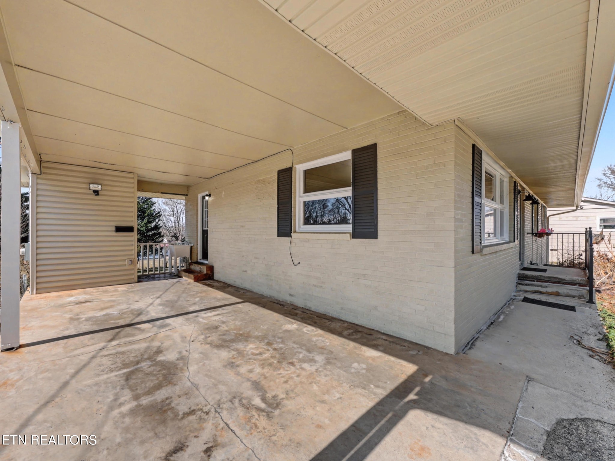 209 Wakefield Road Knoxville, TN 37922 - Photo 5 of 29 a view of a house basement