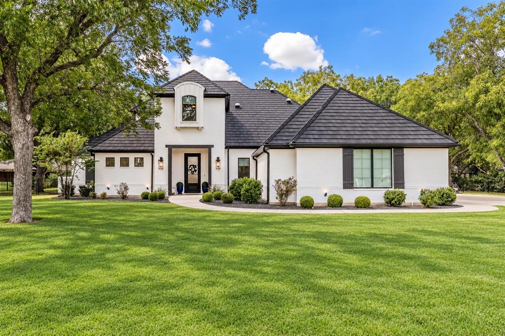 8017 West Landings Road Granbury, TX 76049 - Photo 2 of 34 Gallery Image 2