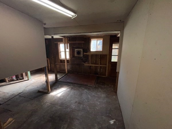 79 Station Road Barre, MA 01005 - Photo 13 of 13 a view of gallery with windows