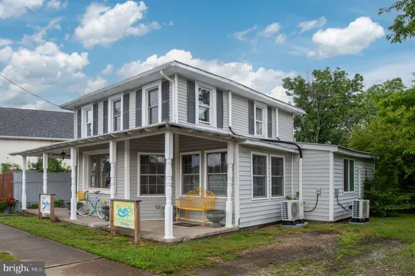 a front view of house with yard
