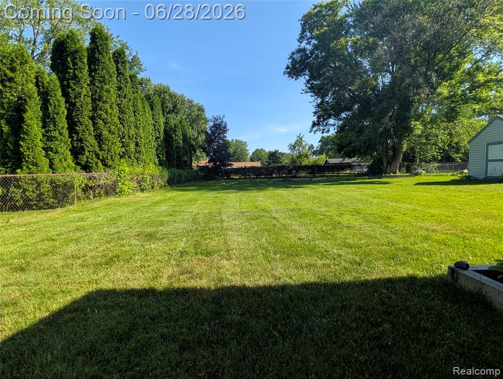 4456 East Coldwater Road Flint, MI 48506 - Photo 25 of 35