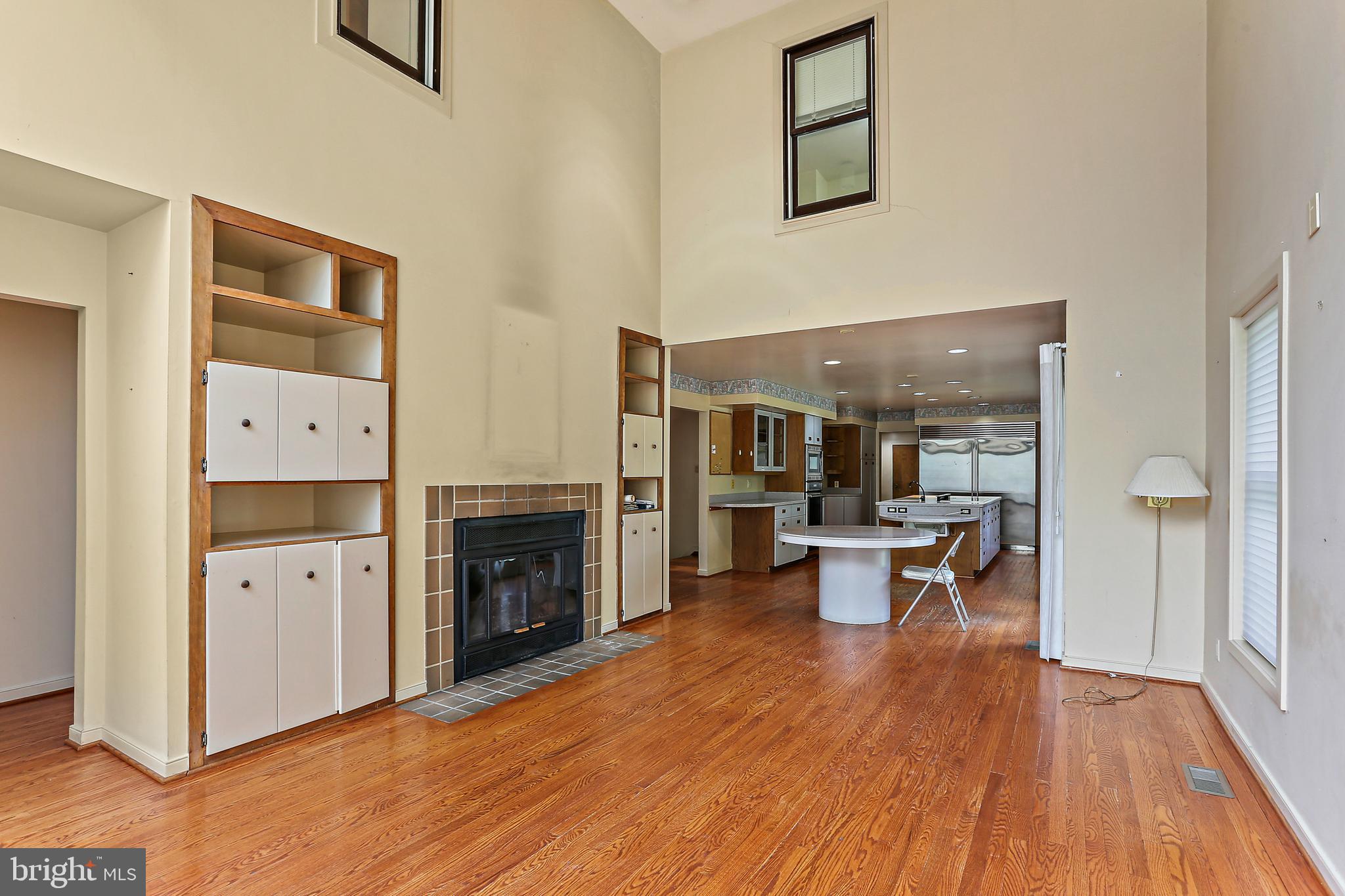 11885 Farside Road Ellicott City, MD 21042 - Photo 5 of 26 Family Room