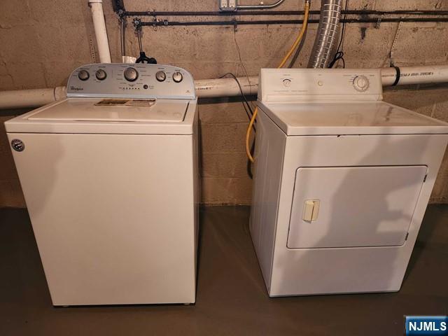 467 Spring Valley Road Paramus, NJ 07652 - Photo 19 of 20 a utility room with dryer and washer