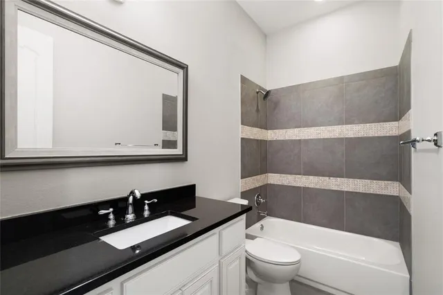 $785,000 | 917 Wood Hollow Way, DeSoto, TX 75115