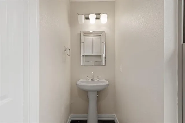 $785,000 | 917 Wood Hollow Way, DeSoto, TX 75115